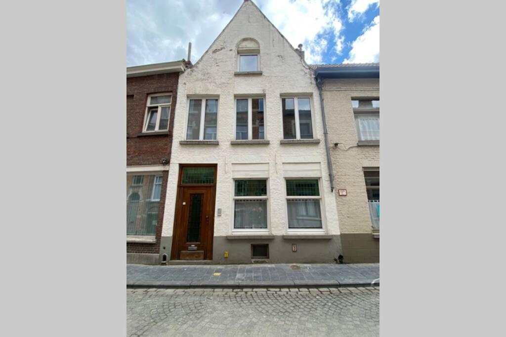 브뤼헤 Studio With Terrace In 17Th Century House 아파트 외부 사진